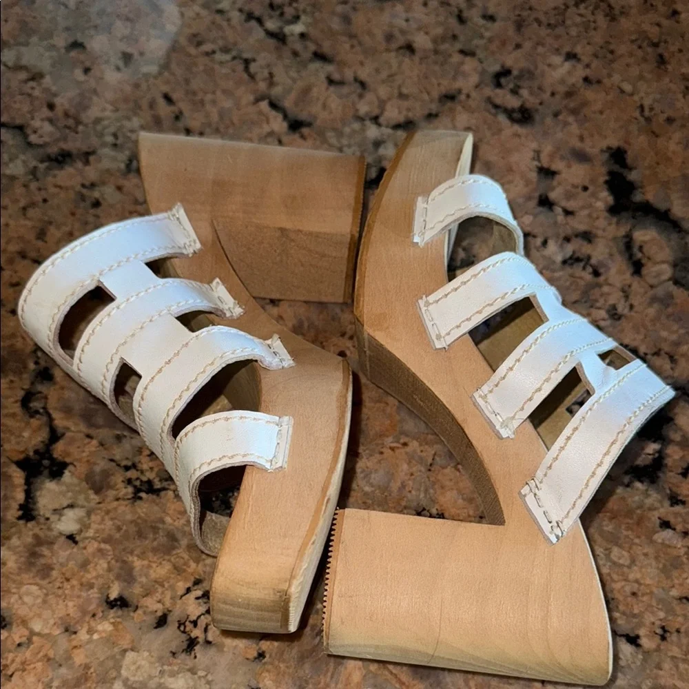 Wooden White Strappy Platform Sandals size 6